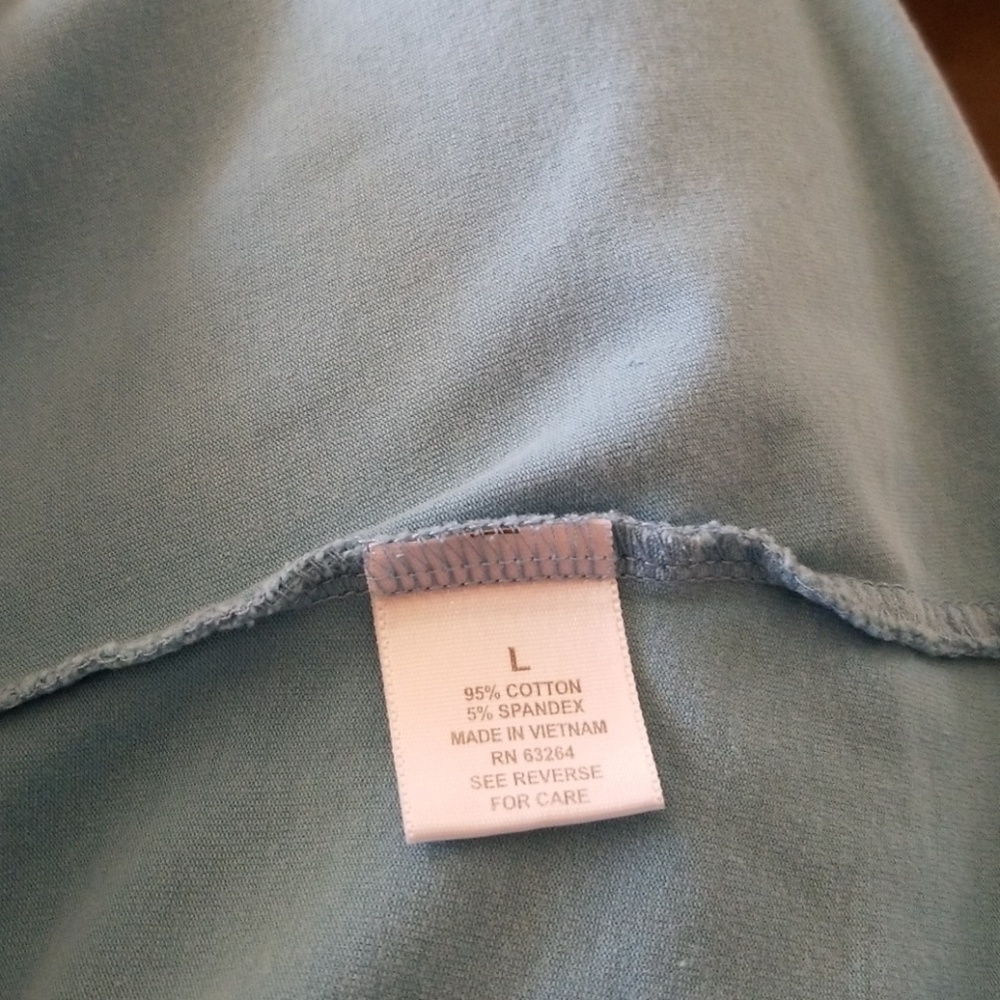 Dressbarn Short Sleeves Vneck  Top - Picture 6 of 6
